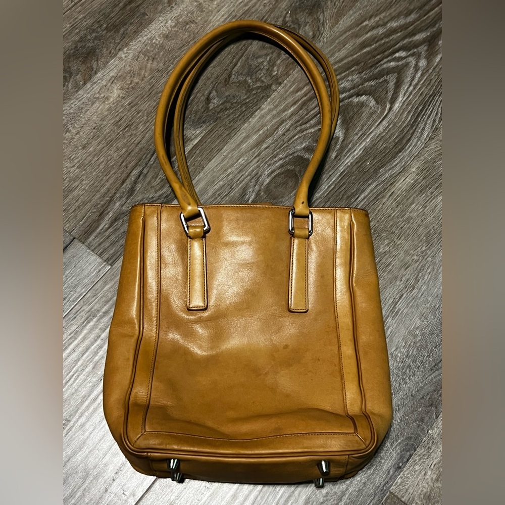 Authentic Vintage Coach Legacy Slim Tote bag. Made in Costa Rica. Style 9422.
